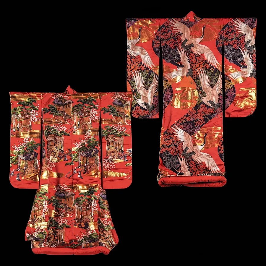 Plate XX from Imagine the Beauty of Japan, a glass artwork by Trish Duggan