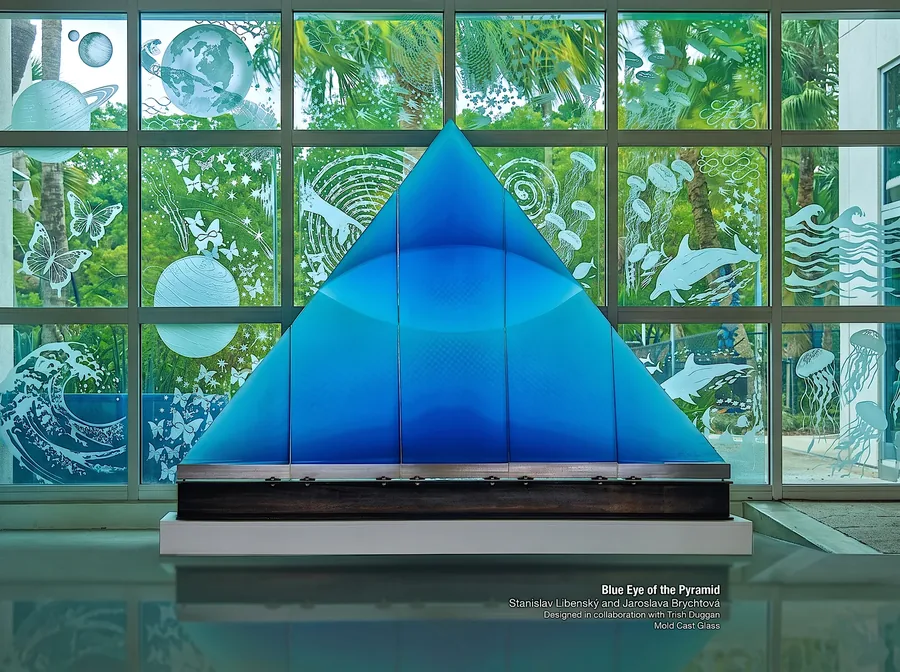 Plate II from My Reflections on Art, a glass artwork by Trish Duggan