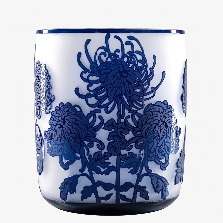 Plate VII from The Beauty of Blue, a glass artwork by Trish Duggan