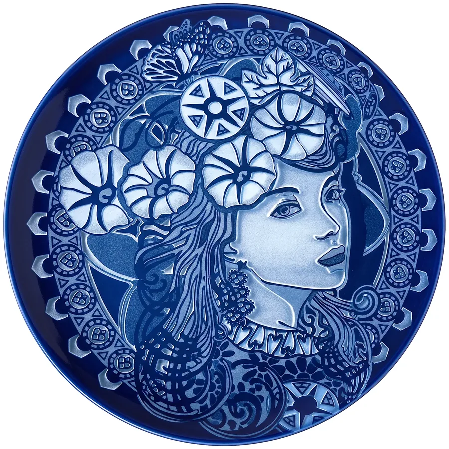 Plate V from The Beauty of Blue, a glass artwork by Trish Duggan