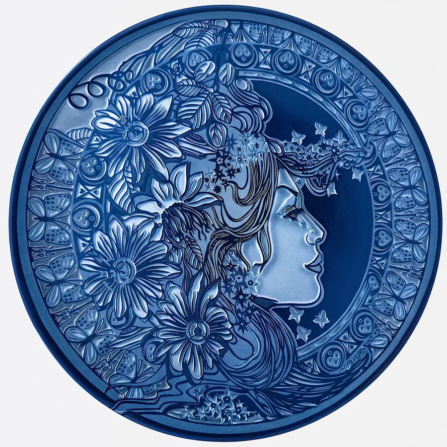 Plate IX from The Beauty of Blue, a glass artwork by Trish Duggan