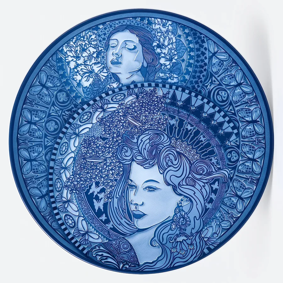 Plate X from The Beauty of Blue, a glass artwork by Trish Duggan