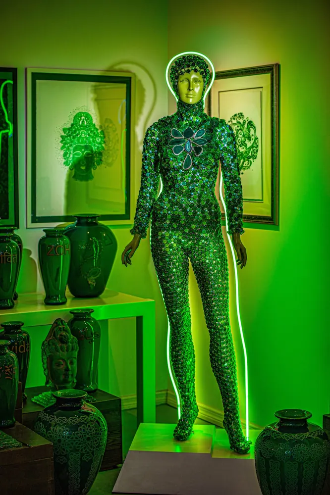 Mannequin · Plate 9